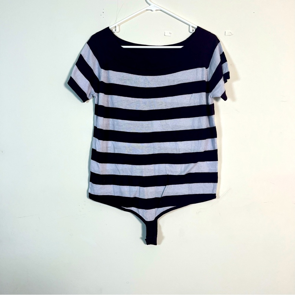 New York and Company bodysuit top plum and white size XL